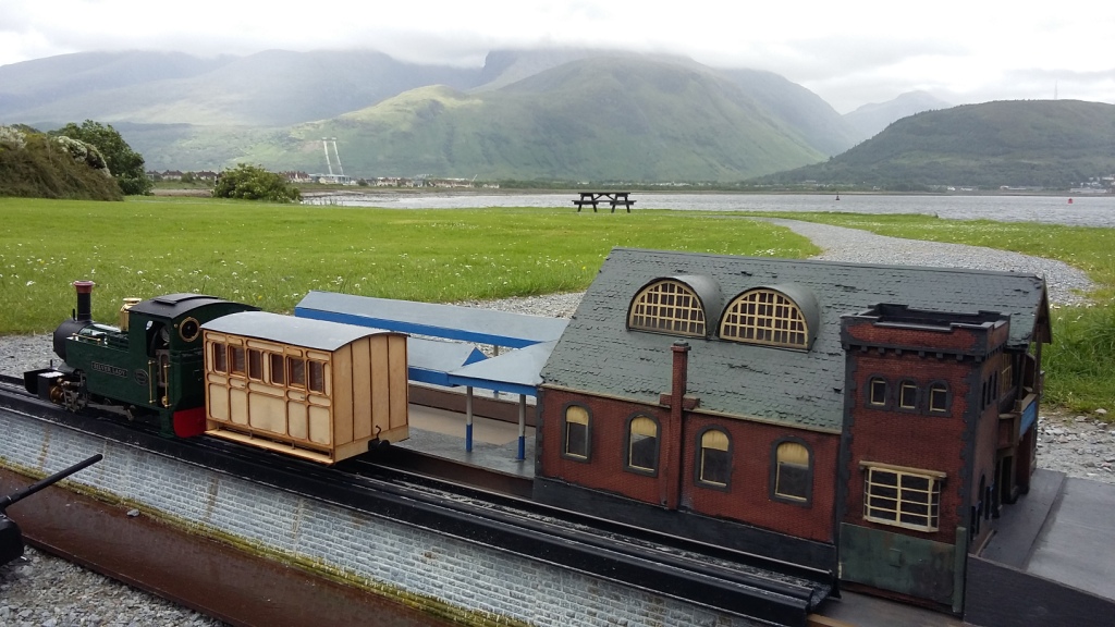 Silver Lady prepares to set off from Fort William